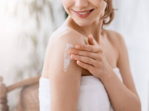 Cách phân biệt sữa dưỡng thể và kem dưỡng thể đơn giản